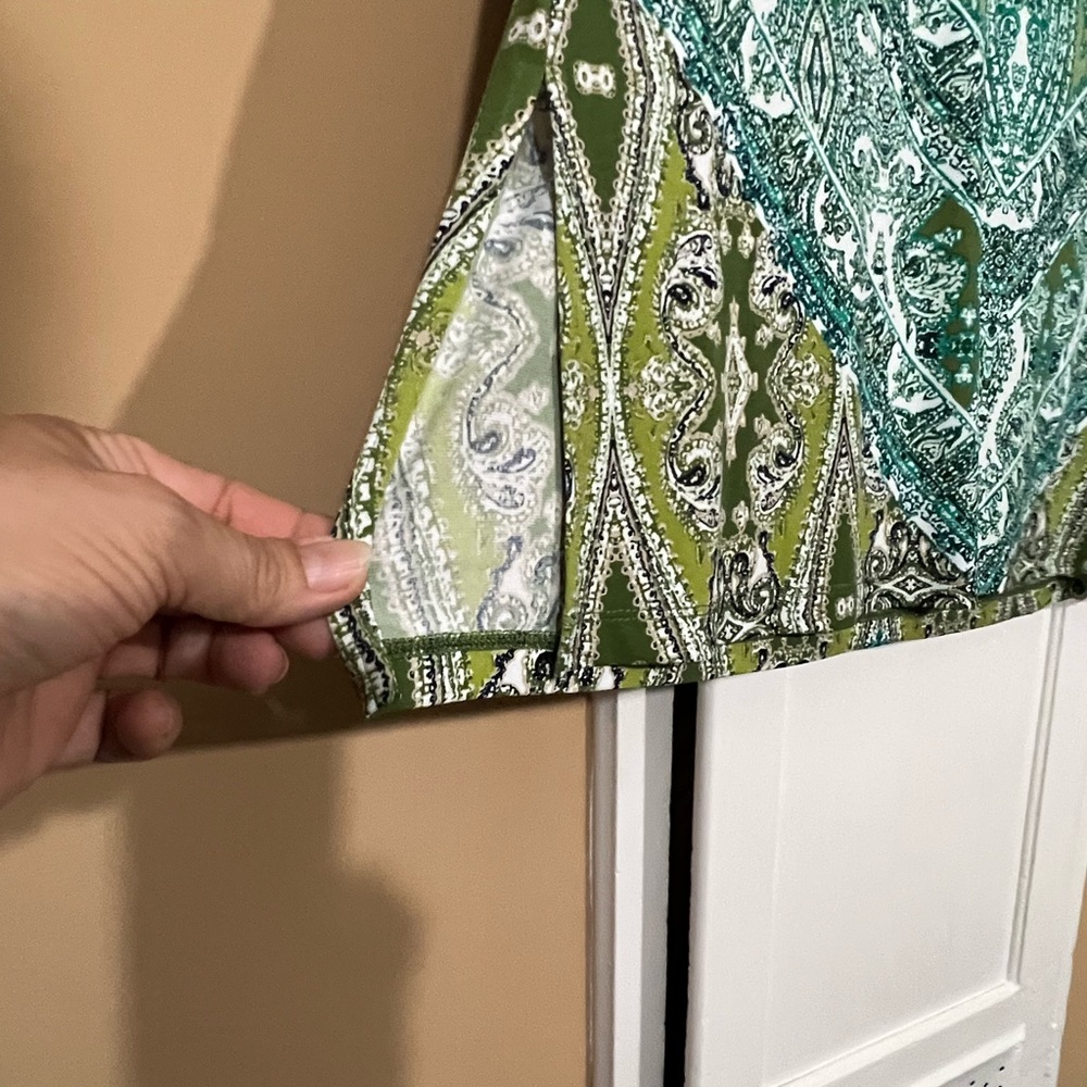 Susan Graver Liquid Knit printed tunic.  Shades of green with white throughout. - Picture 11 of 12